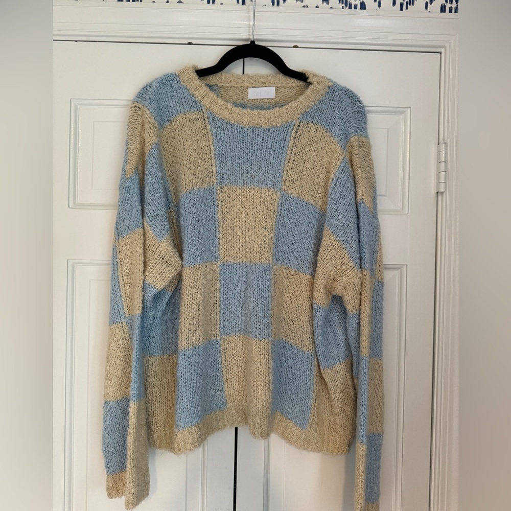 Like new Isalis sweater. Size M/lL